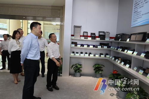 湯飛帆調(diào)研北侖海曙經(jīng)濟(jì)穩(wěn)進(jìn)提質(zhì)工作，工藝品銷售助力產(chǎn)業(yè)發(fā)展